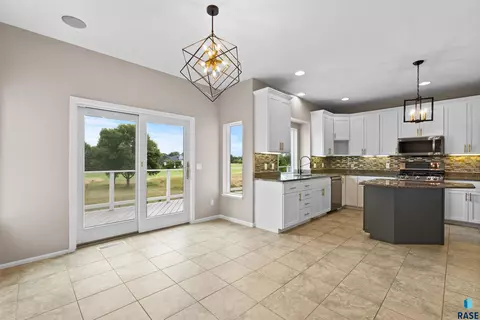 400 E Saint Andrews Dr, Sioux Falls, SD 57108 photo 11