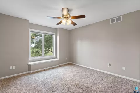 400 E Saint Andrews Dr, Sioux Falls, SD 57108 photo 21