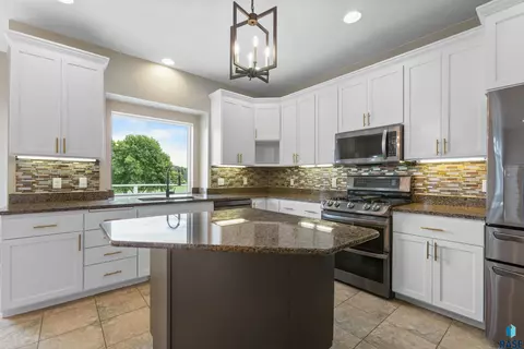 400 E Saint Andrews Dr, Sioux Falls, SD 57108 photo 8