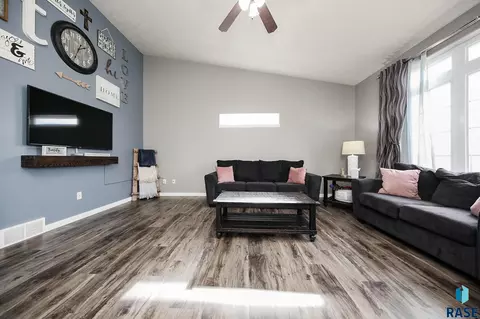 22 S 6th St, Baltic, SD 57003 photo 6