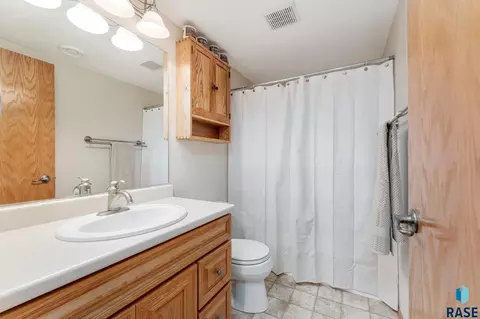 4301 E 22nd St, Sioux Falls, SD 57103 photo 21