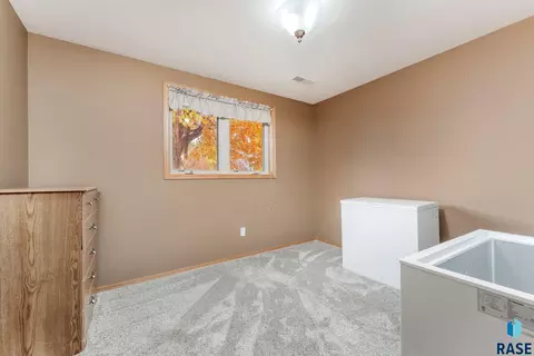 4301 E 22nd St, Sioux Falls, SD 57103 photo 19