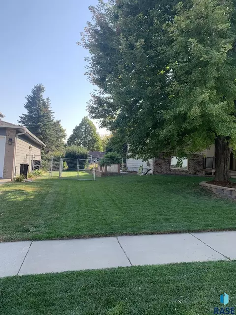 4301 E 22nd St, Sioux Falls, SD 57103 photo 37