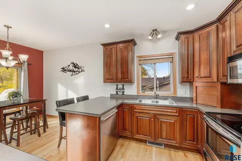 4301 E 22nd St, Sioux Falls, SD 57103 photo 6