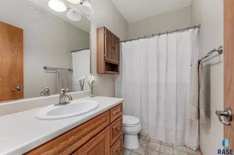 4301 E 22nd St, Sioux Falls, SD 57103 photo 11