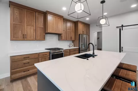 1135 E Thompson Pl, Tea, SD 57064 photo 6