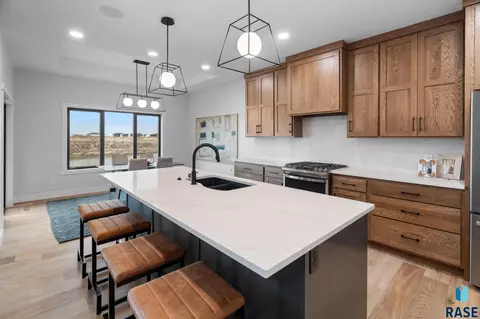 1135 E Thompson Pl, Tea, SD 57064 photo 4