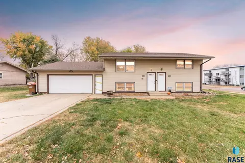 4500 W 4502 W 38th St, Sioux Falls, SD 57106