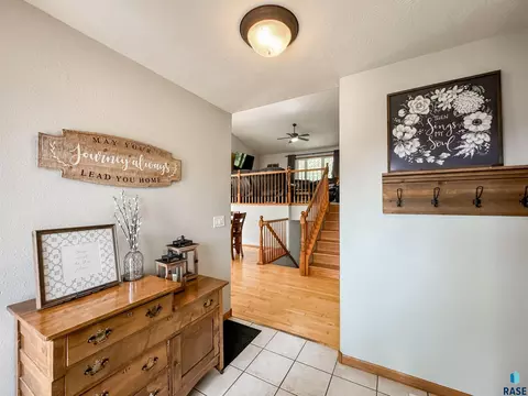 840 Cathy Dr, Tea, SD 57064 photo 3