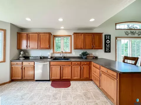 840 Cathy Dr, Tea, SD 57064 photo 4