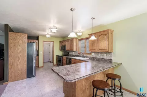 309 E Switchgrass Trl, Brandon, SD 57005 photo 5