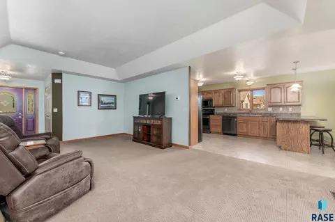 309 E Switchgrass Trl, Brandon, SD 57005 photo 4
