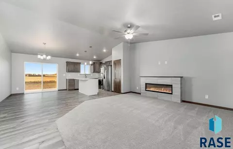 705 Sarah C St, Garretson, SD 57030 photo 4