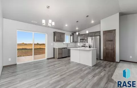 705 Sarah C St, Garretson, SD 57030 photo 10