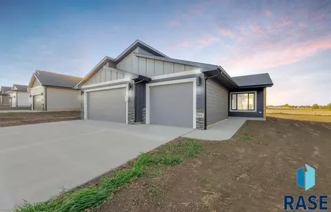 705 Sarah C St, Garretson, SD 57030 photo 21