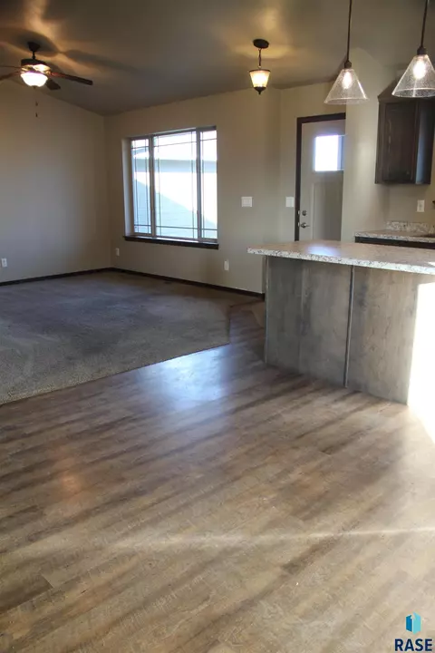 915 E Fanning St, Tea, SD 57064 photo 3