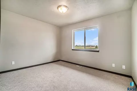 1205 NE 11th St, Madison, SD 57042 photo 8