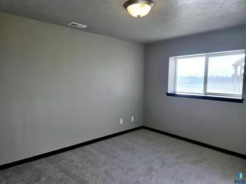 1205 NE 11th St, Madison, SD 57042 photo 14