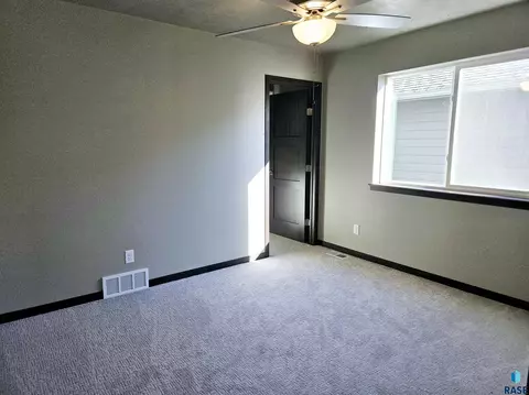 1205 NE 11th St, Madison, SD 57042 photo 10