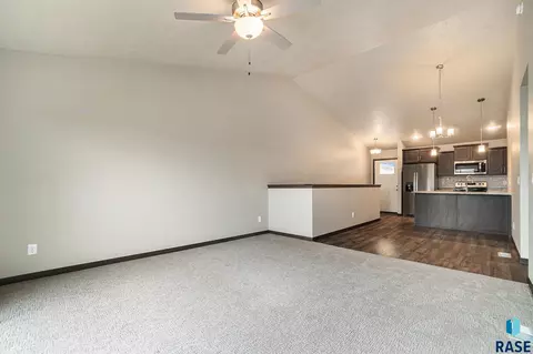 1205 NE 11th St, Madison, SD 57042 photo 4