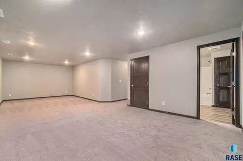 1213 NE 11th St, Madison, SD 57042 photo 17