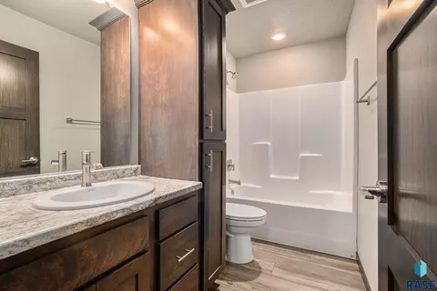 1213 NE 11th St, Madison, SD 57042 photo 16