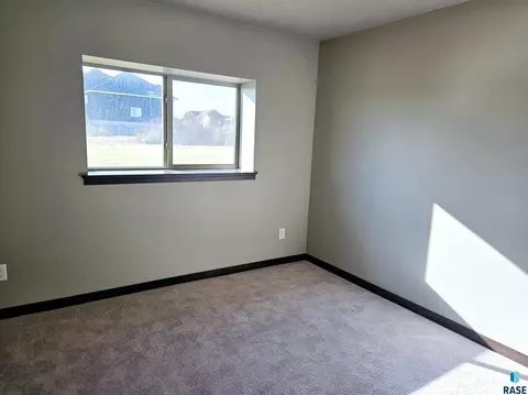 1213 NE 11th St, Madison, SD 57042 photo 18