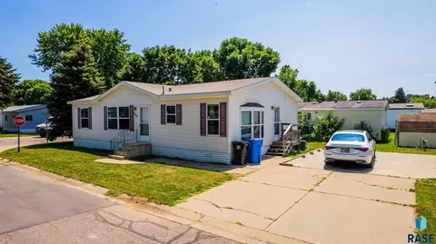 6501 W Jade Pl, Sioux Falls, SD 57106