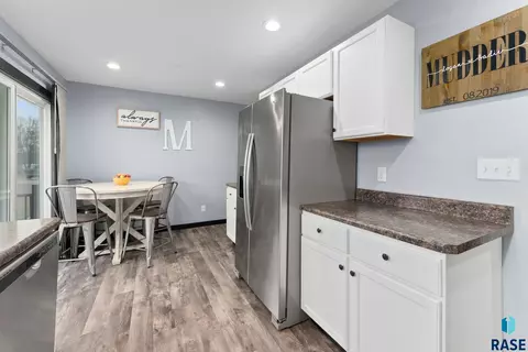 112 E Glenwood Dr, Brandon, SD 57005 photo 16
