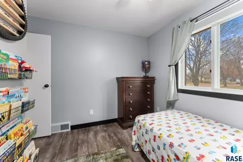 112 E Glenwood Dr, Brandon, SD 57005 photo 24