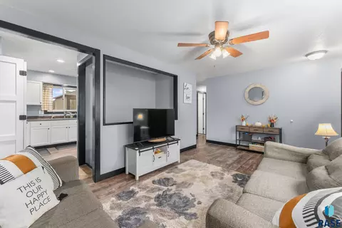 112 E Glenwood Dr, Brandon, SD 57005 photo 7