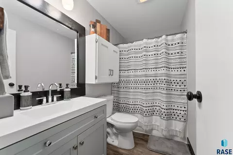 112 E Glenwood Dr, Brandon, SD 57005 photo 23