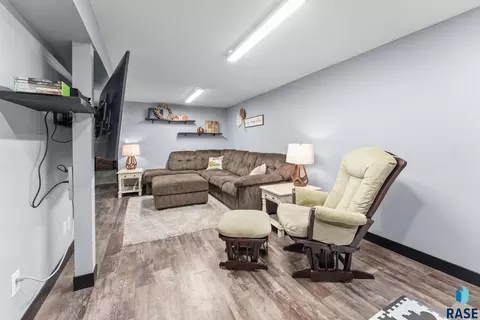 112 E Glenwood Dr, Brandon, SD 57005 photo 32