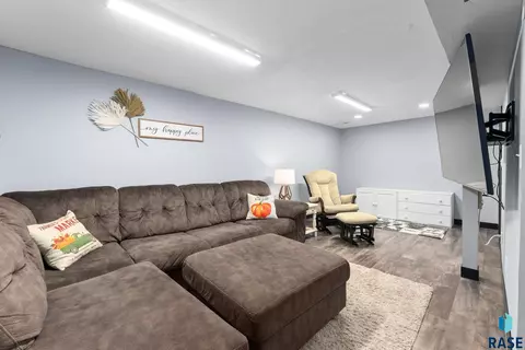 112 E Glenwood Dr, Brandon, SD 57005 photo 33