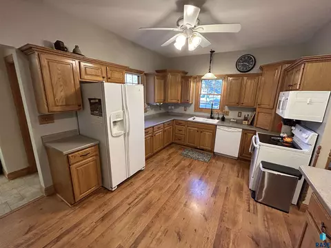 308 E 2nd St, Colton, SD 57018 photo 3