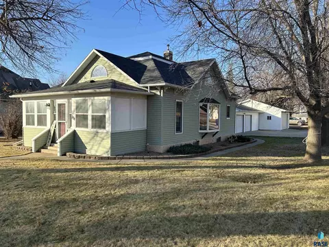 308 E 2nd St, Colton, SD 57018 photo 1
