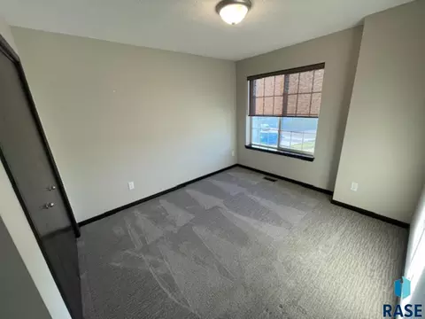 9428 W Liam St, Sioux Falls, SD 57106 photo 4