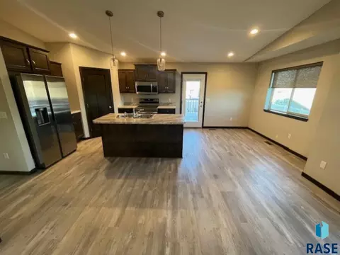 9428 W Liam St, Sioux Falls, SD 57106 photo 2
