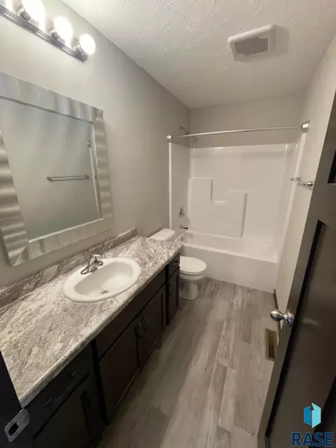 9428 W Liam St, Sioux Falls, SD 57106 photo 5