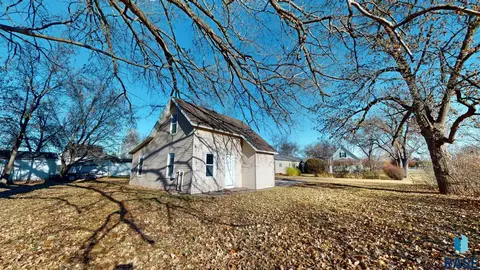 210 E 2nd St, Volga, SD 57071 photo 2