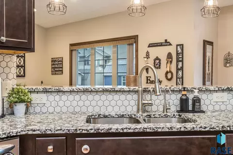 2330 N Devon Ave, Tea, SD 57064 photo 7