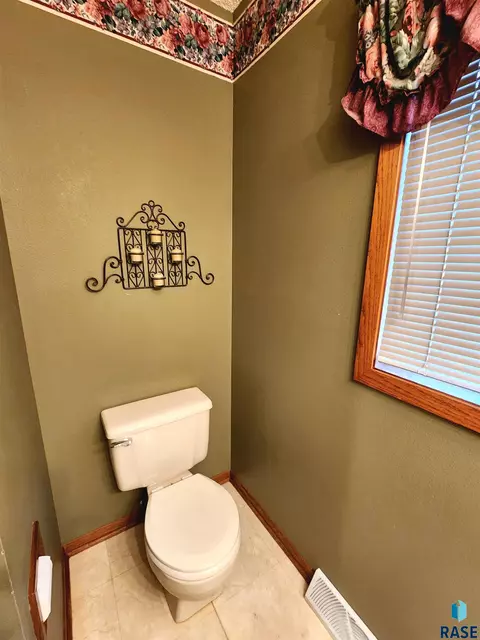 420 E Drake Ave, Salem, SD 57058 photo 16