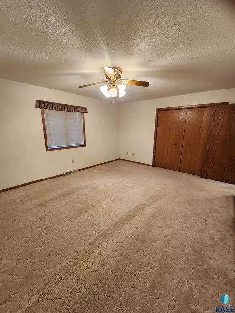 420 E Drake Ave, Salem, SD 57058 photo 22