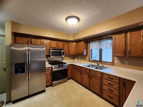 420 E Drake Ave, Salem, SD 57058 photo 11