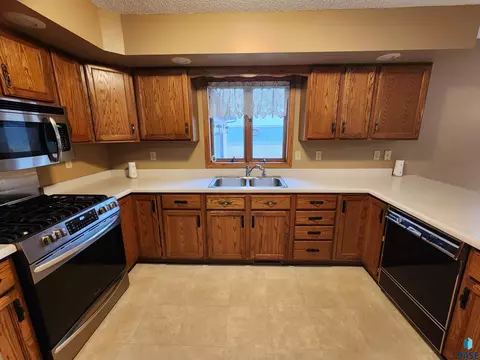 420 E Drake Ave, Salem, SD 57058 photo 10