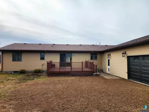 420 E Drake Ave, Salem, SD 57058 photo 2