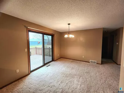 420 E Drake Ave, Salem, SD 57058 photo 12