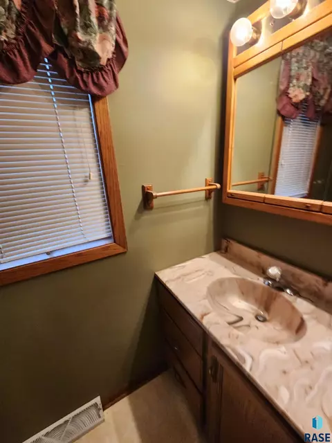 420 E Drake Ave, Salem, SD 57058 photo 15