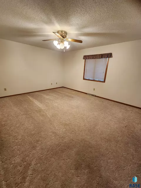 420 E Drake Ave, Salem, SD 57058 photo 21