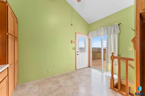 48125 266th St, Brandon, SD 57005 photo 23